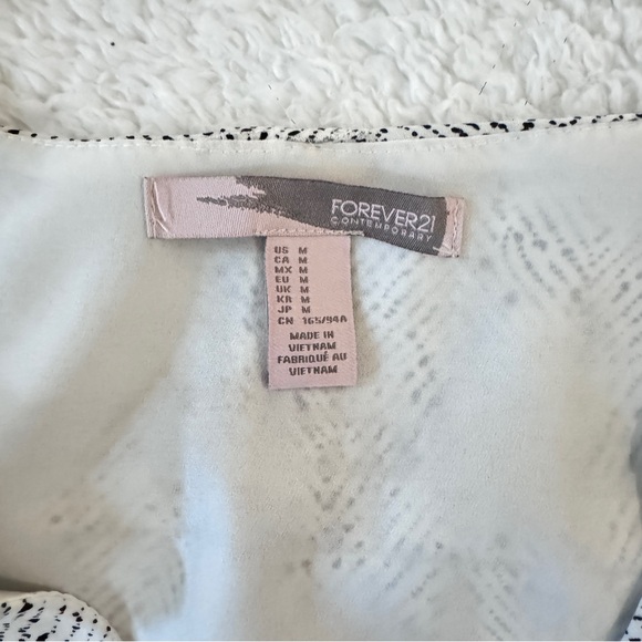 Forever 21 Mini Dress, 3/4 Sleeve, Cream Geometric Print Sz M - Picture 8 of 8